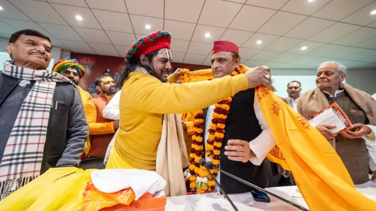 आंबेडकर, लोहिया और मुलायम सिंह के विचारों पर चलने का संकल्प लें : अखिलेश यादव