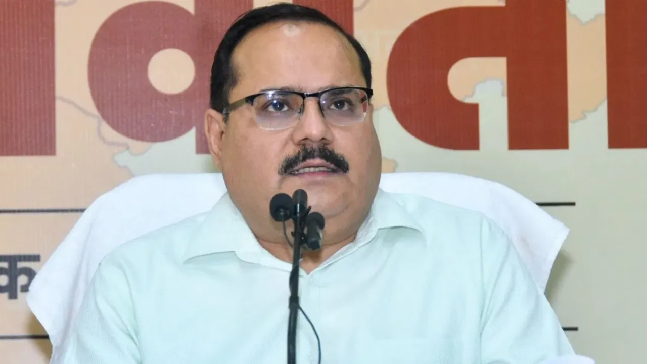 मतदाता सूची में कोई लापरवाही नहीं चलेगी! CEO नवदीप रिणवा ने DEO-ERO को लगाई कड़ी फटकार, 48 घंटे से ज्यादा लंबित मामलों पर मांगा स्पष्टीकरण