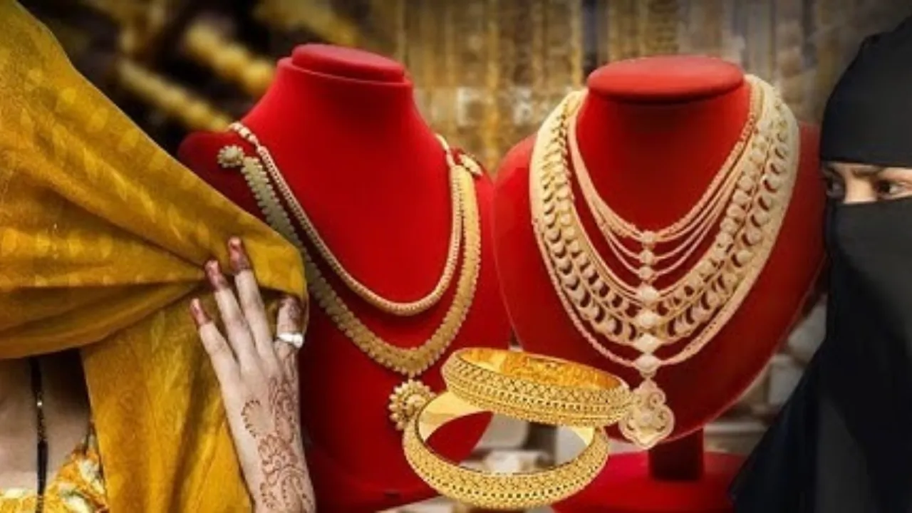 'NO FACE, NO ENTRY': मुंह ढके महिलाओं, पुरुषों को नहीं मिलेंगे गहने, वाराणसी में भी लागू हुई नियम