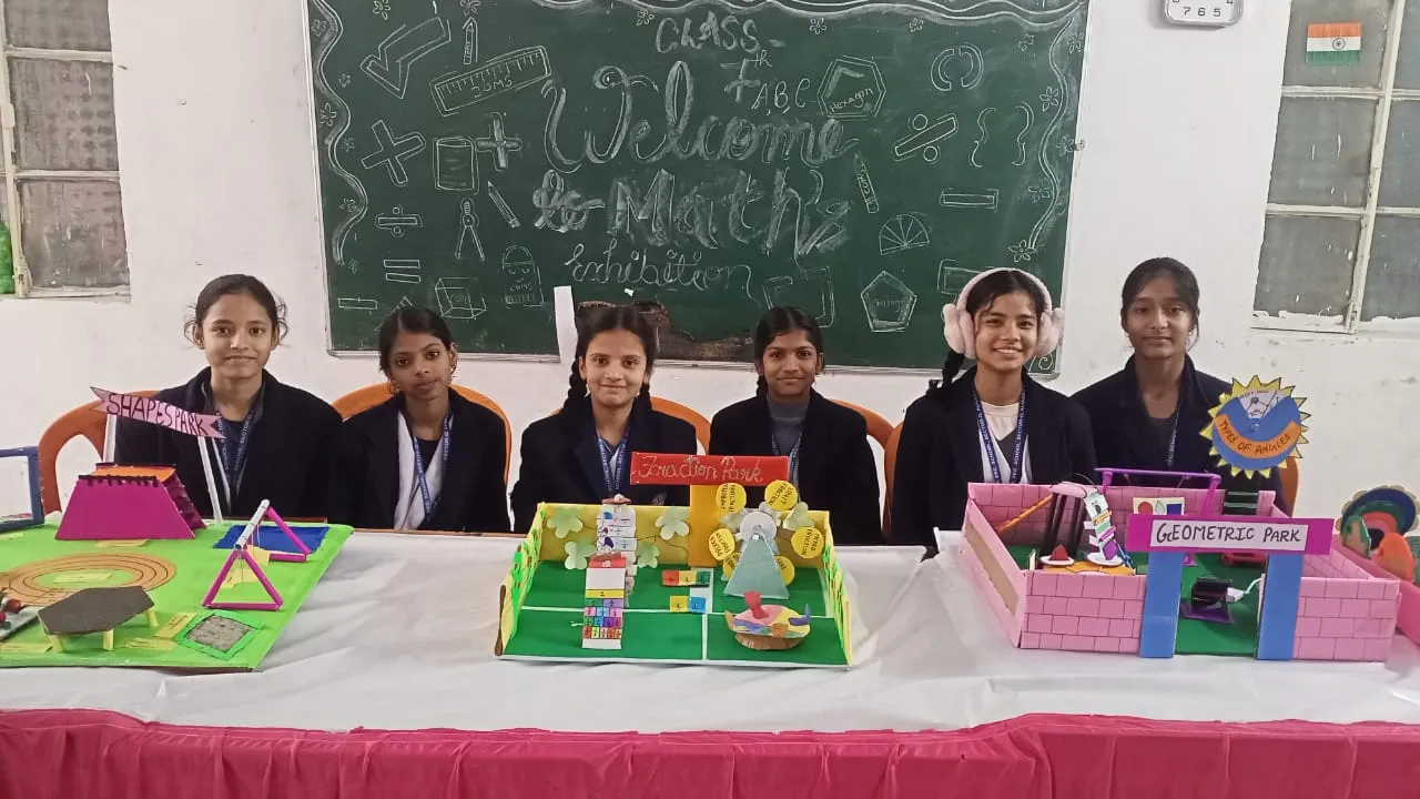 छात्रों ने गणितीय मॉडल से रामानुजन को याद किया... गणित के कठिन सूत्रों के मॉडल बनाकर दिखाई प्रतिभा