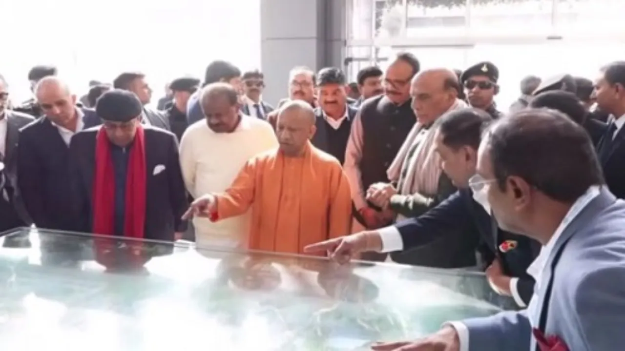 योगी सरकार की दमदार उपलब्धि: लखनऊ में अशोक लेलैंड की EV फैक्ट्री की हुई शुरुआत, हजारों युवाओं को मिलेगा रोजगार, यहां देखें पूरी Detail