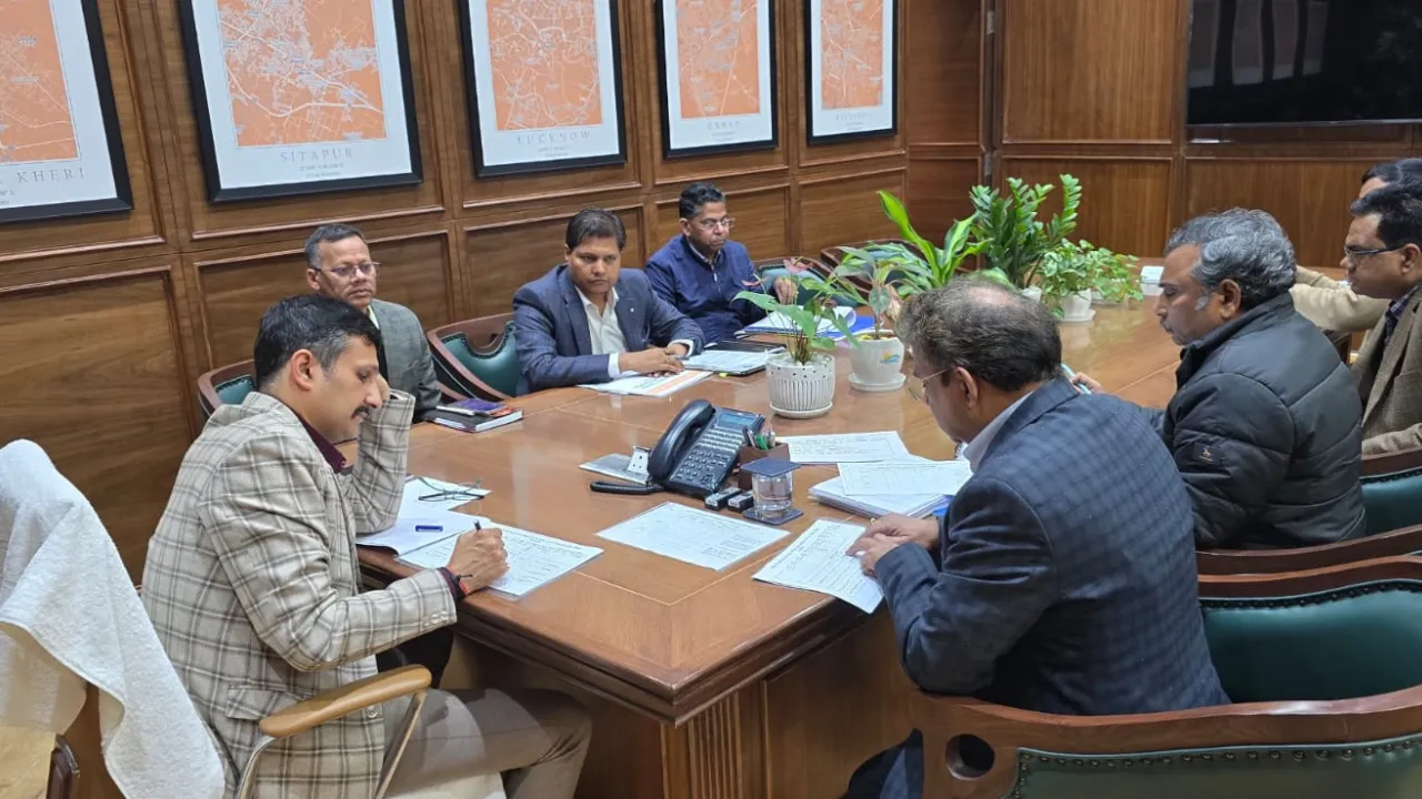 लखनऊ मंडल में विकास की रफ्तार: अयोध्या मार्ग, शहीद पथ और दुबग्गा मार्ग के लिए जल्द बनेगी मजबूत कार्ययोजना, मंडलायुक्त ने दिए सख्त निर्देश