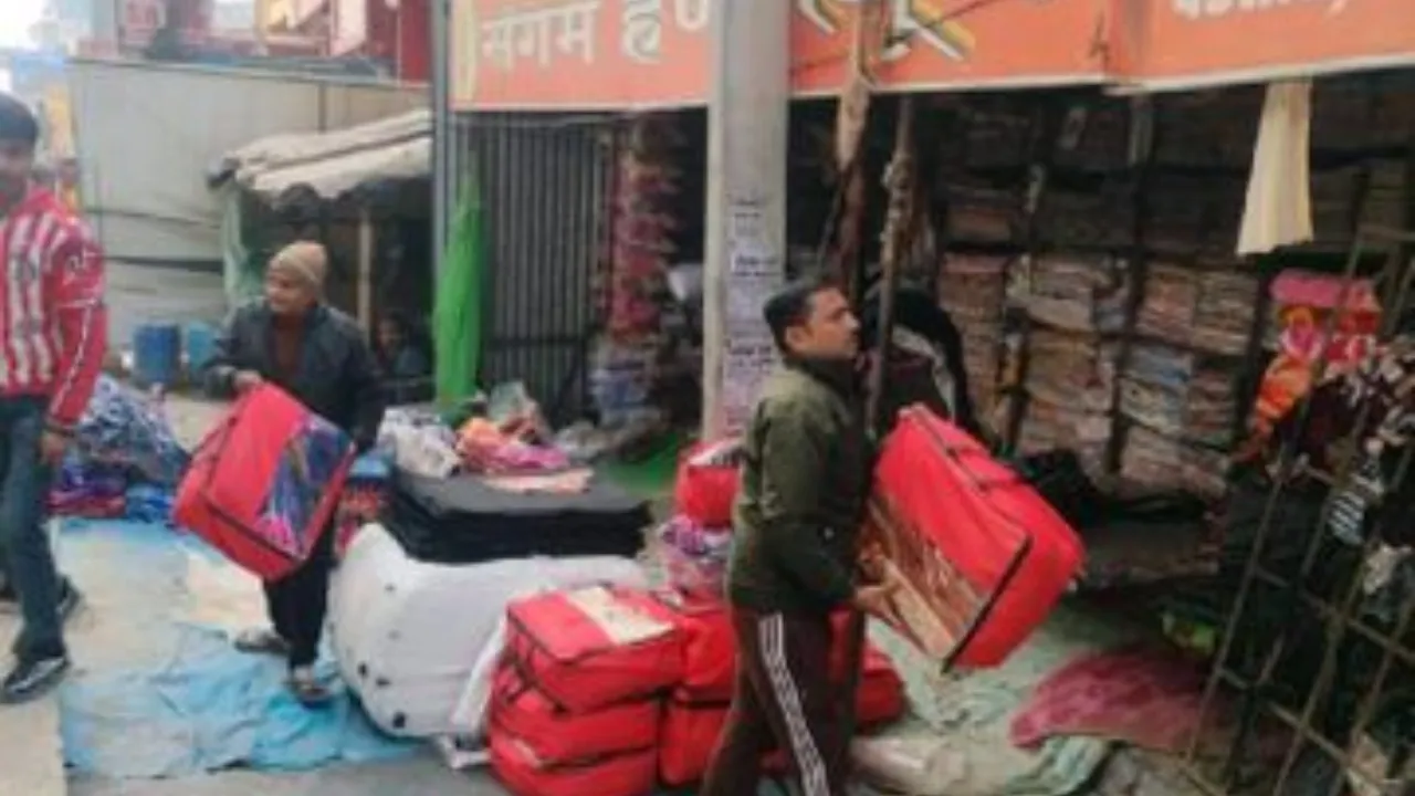 Lucknow News: सड़क पर किया अतिक्रमण तो सामान होगा जब्त, स्वामी पर होगी कार्रवाई