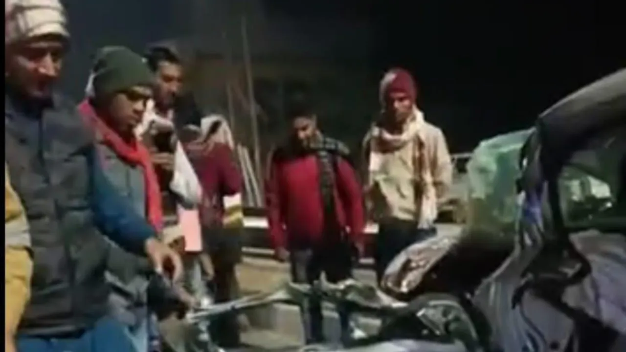 मनगढ़ से दर्शन कर लौट रहा परिवार हादसे का शिकार, युवक की मौत, तीन घायल