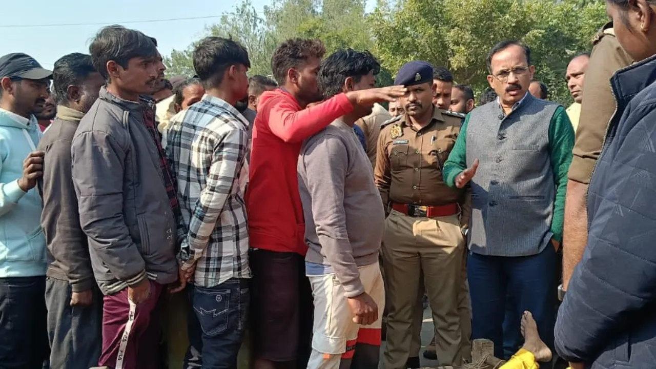 Sultanpur News: सड़क पार कर रही युवती को अज्ञात वाहन ने कुचला,मौत