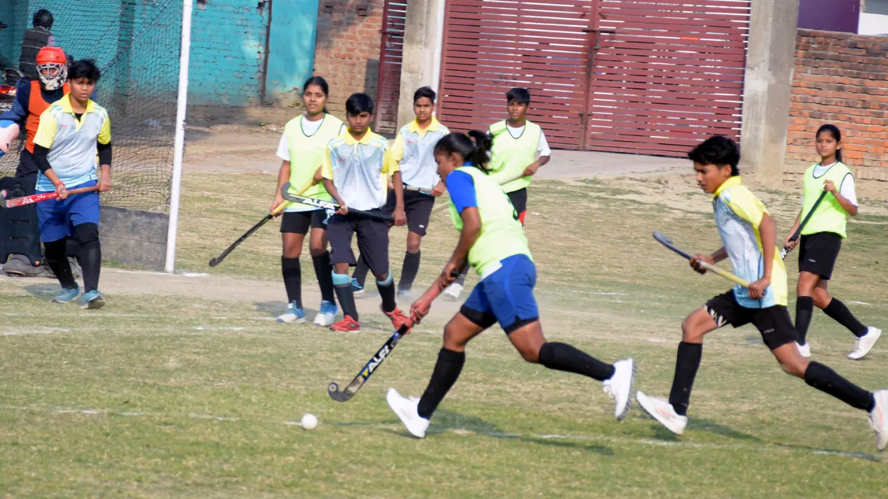 Hockey Tournament: पहले दिन के दोनों मुकाबले छूटे बराबरी पर, बुला गांगुली एकादश और गांधी क्लब बाराबंकी  2-2 पर