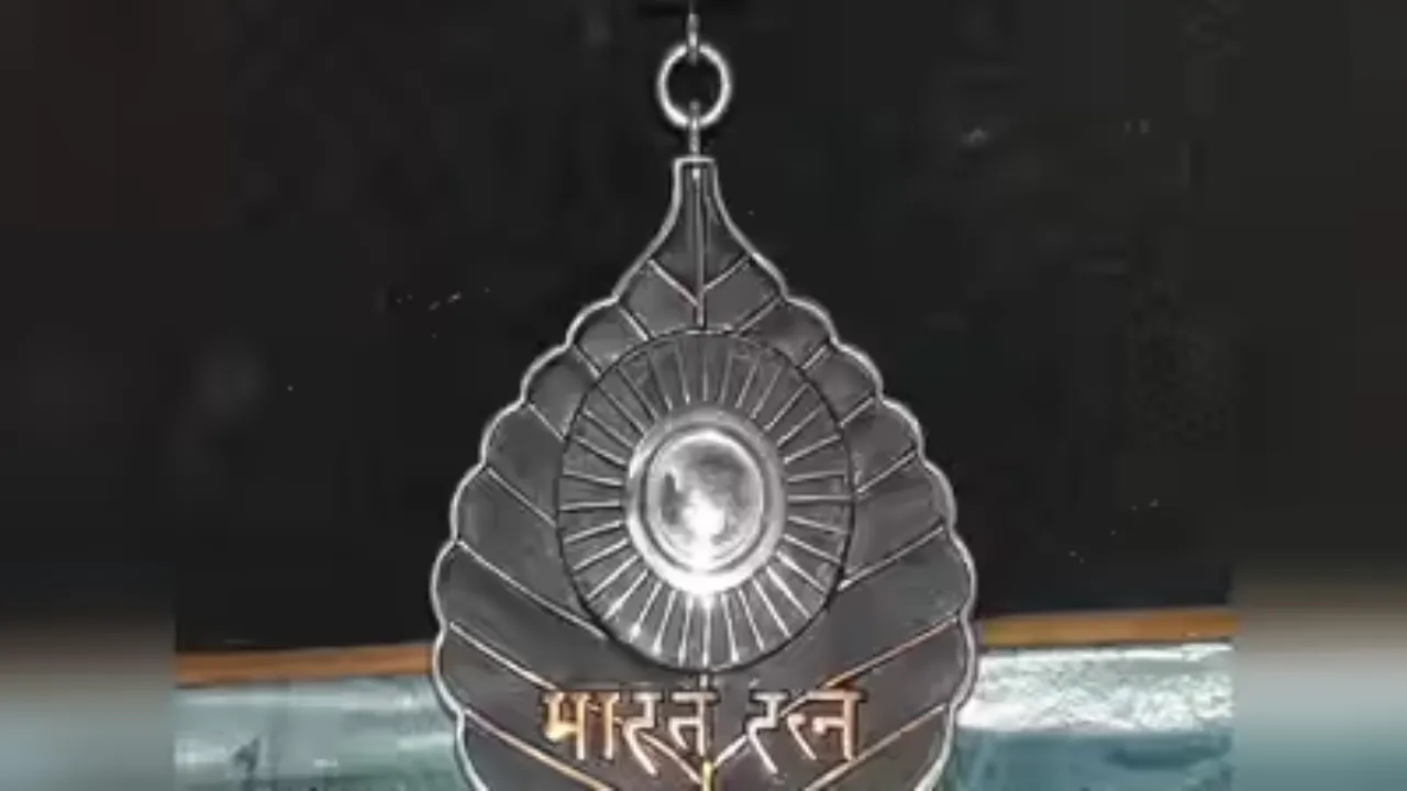 दो जनवरी : देश के सर्वोच्च नागरिक सम्मान ‘भारत रत्न’ की शुरुआत 