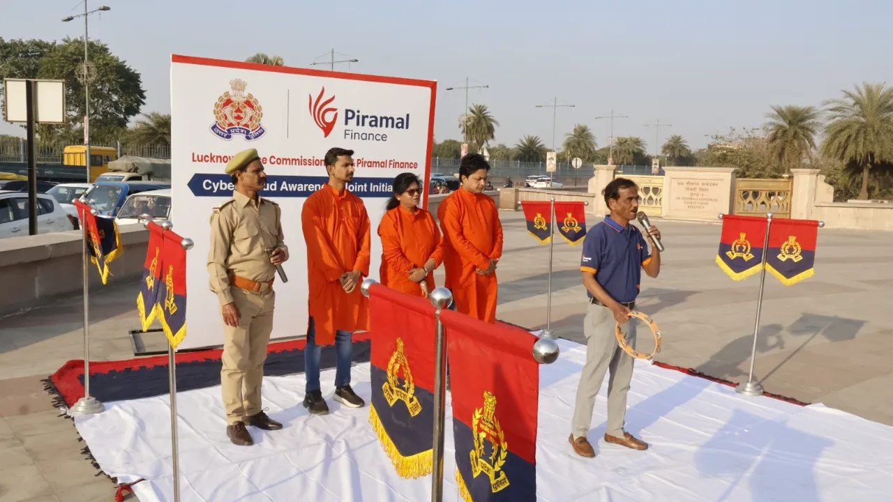 ‘सबकी नियत साफ नहीं होती’: लखनऊ पुलिस का धमाकेदार अभियान! 15 दिन तक देंगे साइबर ठगों से बचने की सीख 