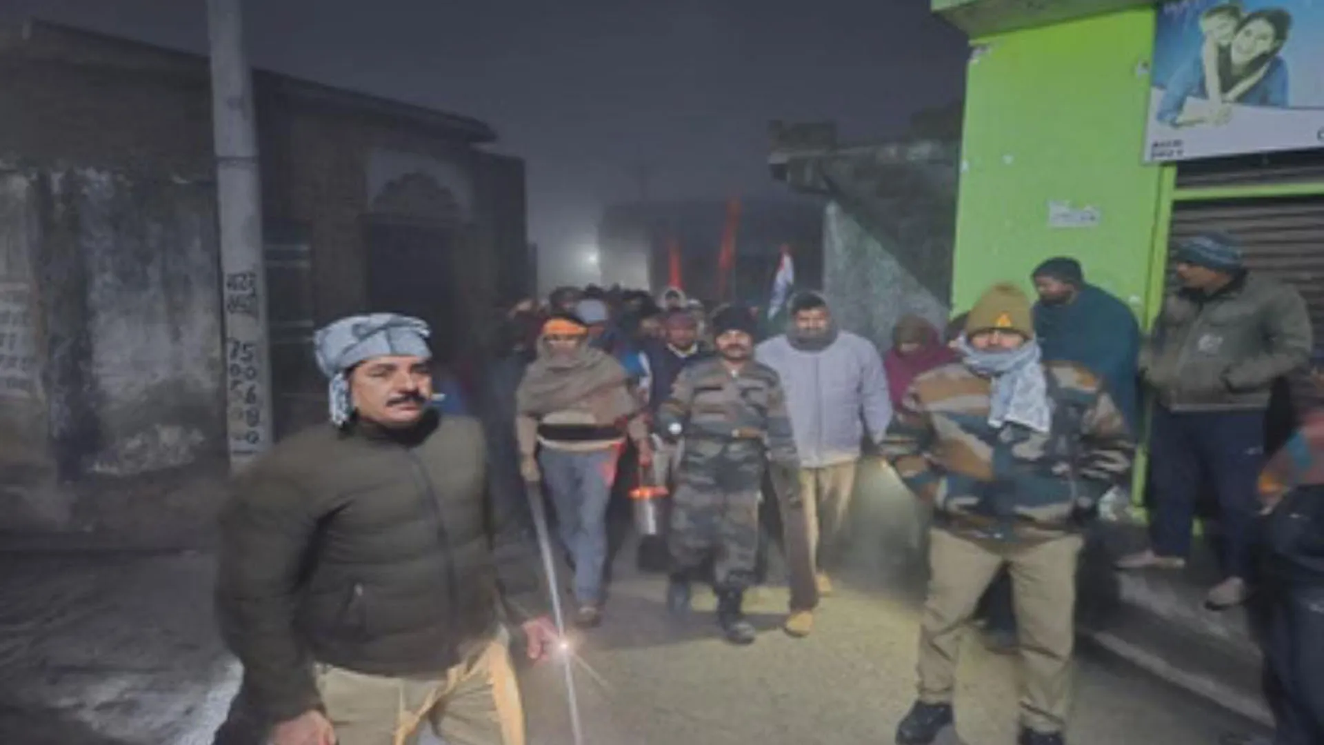 बदायूं: पुलिस के सामने निकली प्रभात फेरी, एसपी सिटी ने शुरू की जांच