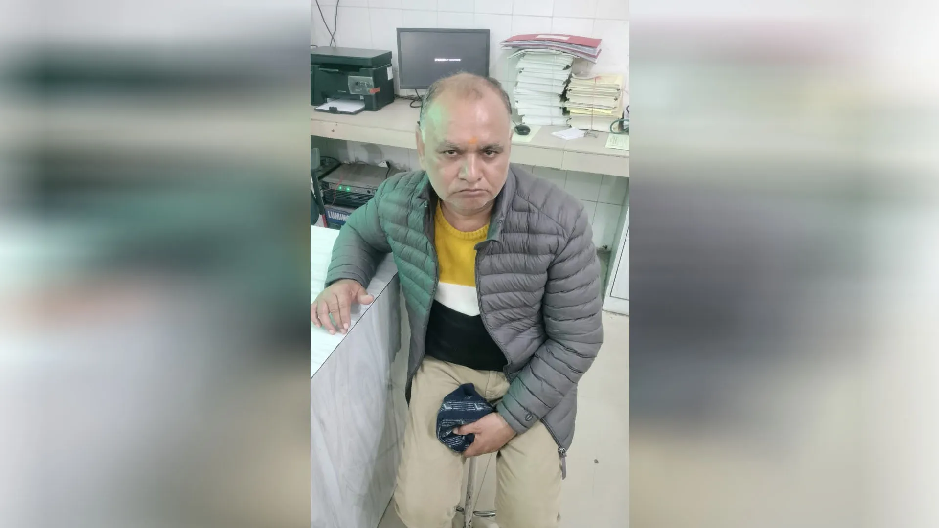 बदायूं: जमीन पर कब्जा दिलाने के लिए पांच हजार रुपये लेते लेखपाल गिरफ्तार