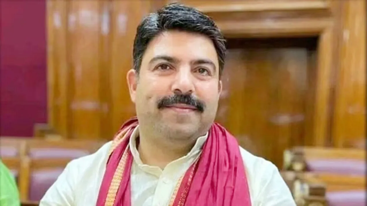 भाजपा विधायक शलभ मणि ने की पुलिस भर्ती में आयु-सीमा में छूट की मांग, सीएम योगी को लिखा पत्र 