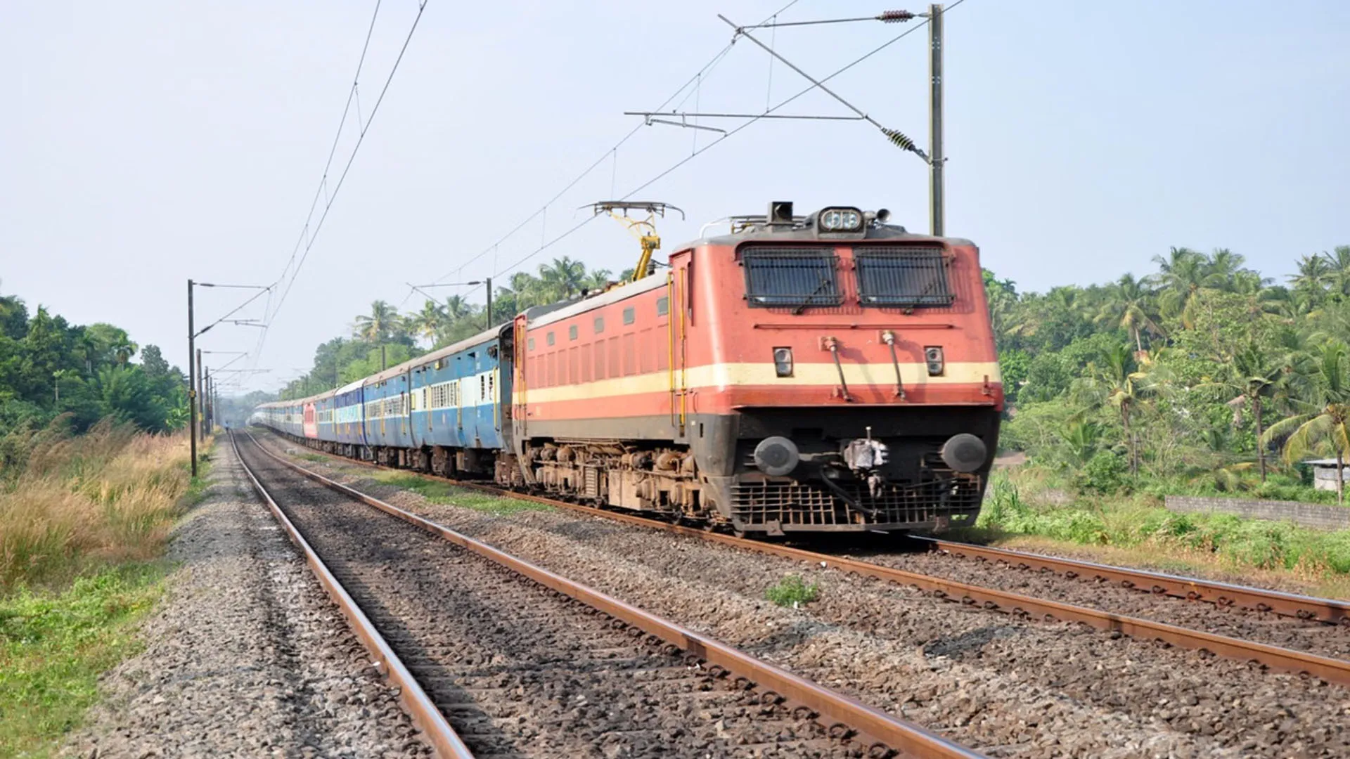 Moradabad: पुराने समय पर चले गजरौला-अलीगढ़ पैसेंजर, डीआरएम को लिखा पत्र