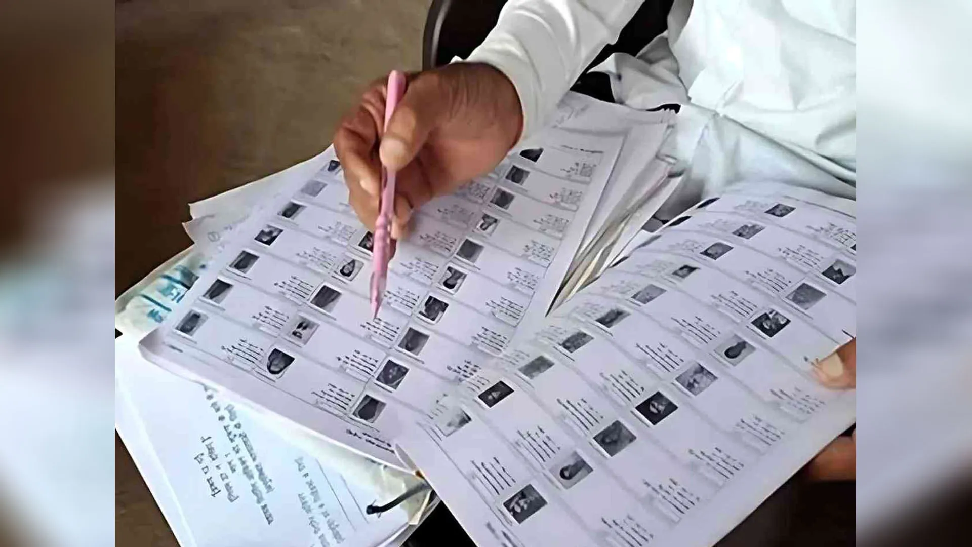 Bareilly : एसआईआर...मैपिंग नहीं होने वाले मतदाताओं को भेजे नोटिस