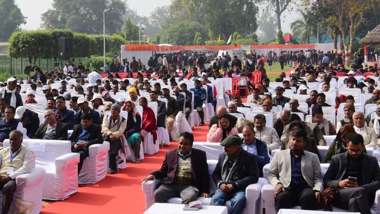 किसान मेला-2026 :  25 राज्यों के 5 हजार किसान प्रशिक्षण में ले रहे हैं हिस्सा, लखनऊ के सीमैप में लगा किसानों का मेला