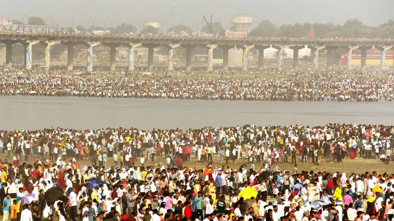  माघ मेले की तैयारी में ग्राउंड पर उतरे अधिकारी, मकर संक्रांति, मौनी अमावस्या और बसंत पंचमी पर श्रद्धालुओं के भीड़ की संभावना