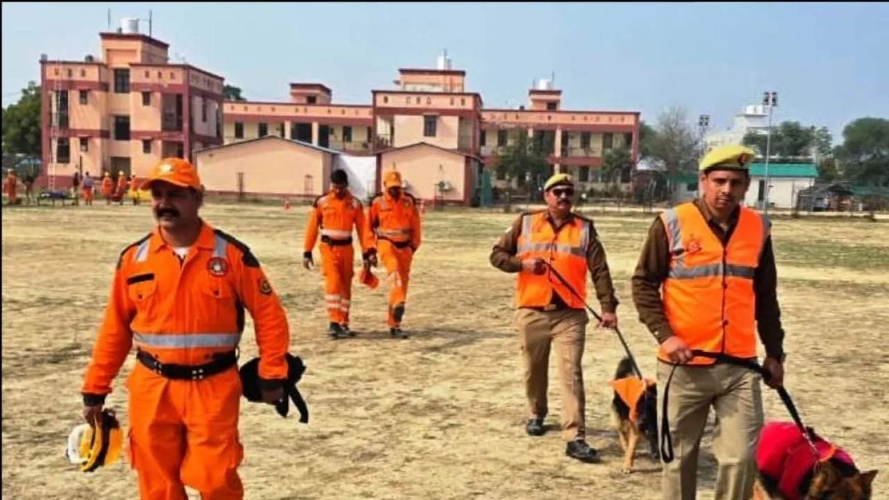 लखनऊ में आपदा राहत का मॉक ड्रिल,  NDRF, SDRF और फायर ब्रिगेड ने ढही इमारत से किया बचाव का अभ्यास