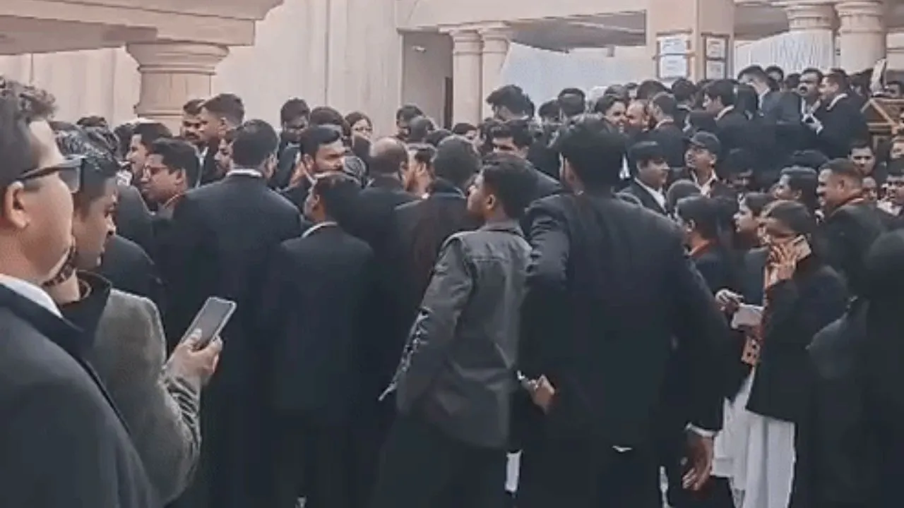 लखनऊ में बार काउंसिल का चुनाव रद्द:  होने वाले मतदान की अगली तारीखों की आज हो सकती है घोषणा