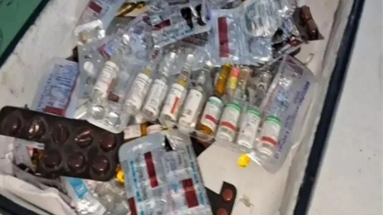 इटावा के सरकारी अस्पताल में बड़ी लापरवाही,  एक्सपायरी डेट के इंजेक्शन मिलने से हड़कंप, CMS ने दिए जांच के आदेश