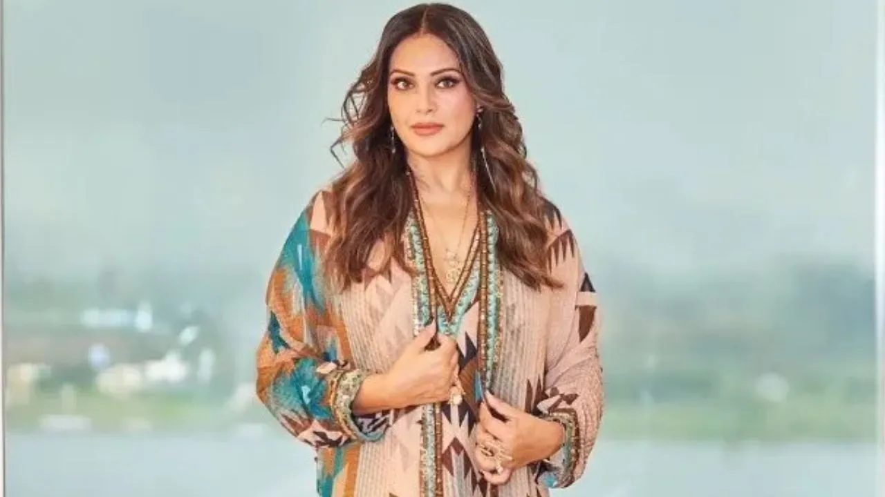 Birthday Spacial:  दिल्ली की बिंदास लड़की...कोलकाता से पढ़ाई, 47 की उम्र में भी फिटनेस फ्रिक है बिपासा बसु