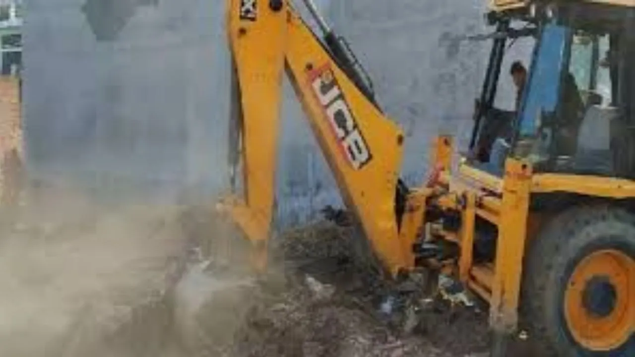  कानपुर में KDA का बड़ा एक्शन: अवैध प्लाटिंग के खिलाफ चला बुलडोजर, अधिकारी और पुलिस बल मौजूद