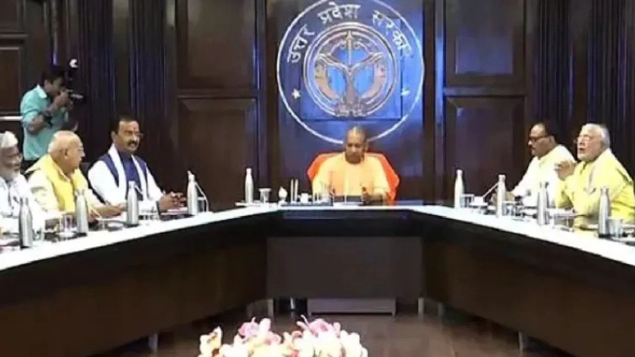 UP Cabinet meeting:  योगी कैबिनेट की बैठक आज... इन फैसलों पर लग सकती हैं मुहर, शिक्षकों और शिक्षामित्रों को बड़ा तोहफा 