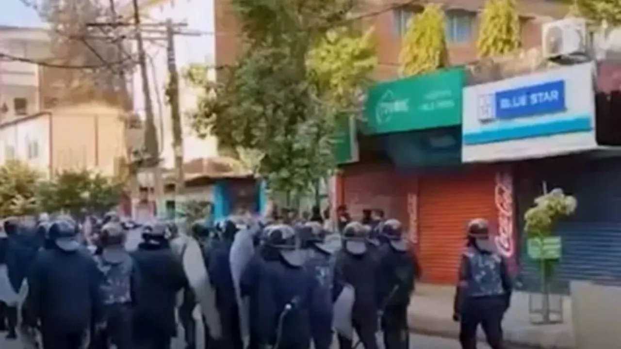  भारत के एक और पडोसी में सांप्रदायिक तनाव: नेपाल के बीरगंज में अस्थायी कर्फ्यू...सोशल मीडिया पर वीडियो को लेकर भड़की हिंसा 