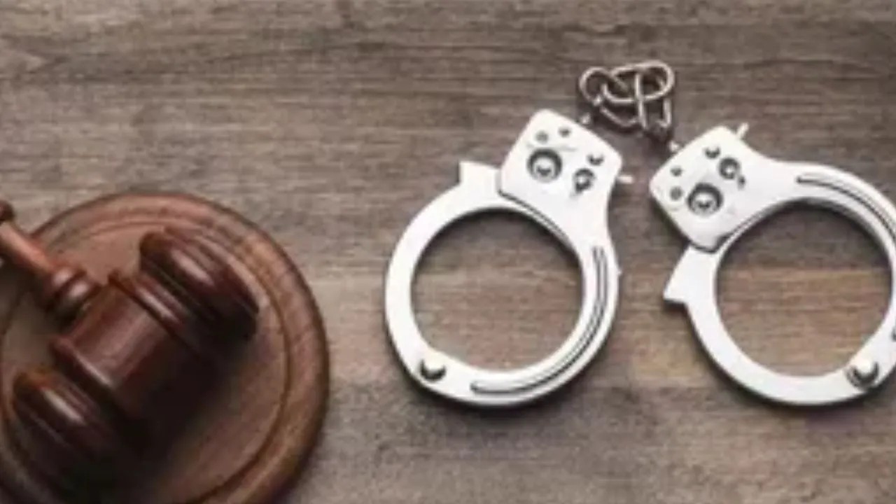 चंदौली में सपा के पूर्व विधायक समेत चार पर FIR,  प्रतिमा विसर्जन के दौरान दंगा करने, सरकारी आदेशों का उल्लंघन का आरोप 