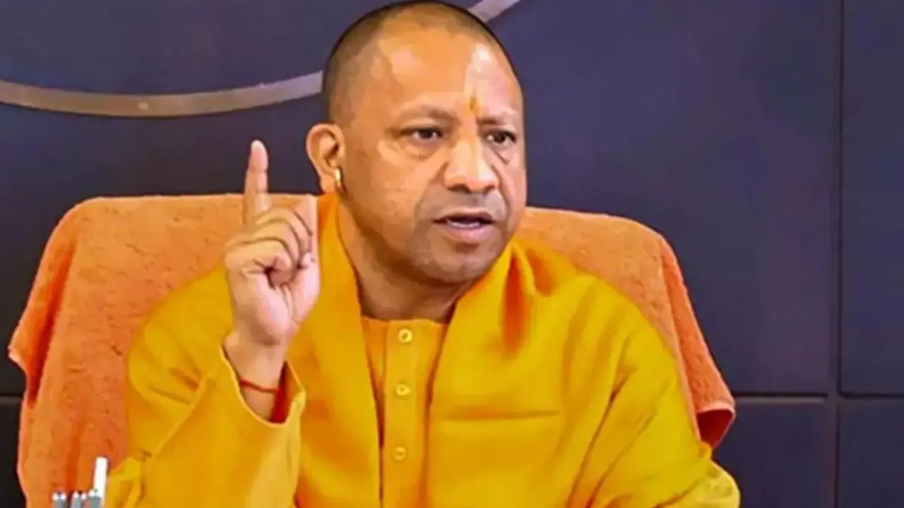  'जीरो पावर्टी' की ओर बढ़ रहा यूपी, योजनाओं से जोड़कर परिवारों को गरीबी से मुक्त कर रही योगी सरकार