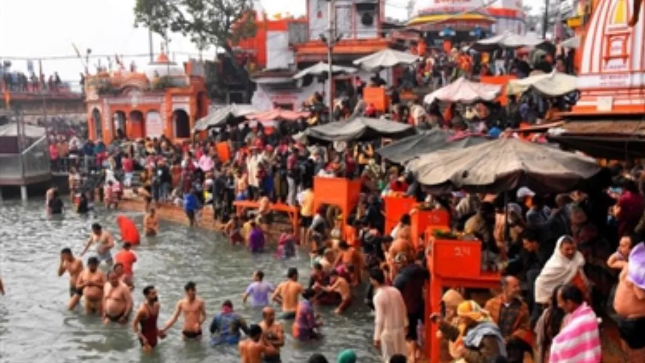 मौनी अमावस्या स्नान कल...  लाखों श्रद्धालु लगाएंगे सरयू में डुबकी, सुरक्षा के बनाये गए कंट्रोल रूम  