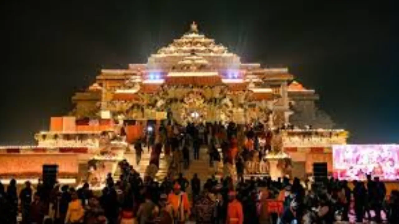  मौनी अमावस्या : 2.5 लाख श्रद्धालुओं ने किये रामलला के दर्शन, सरयू में आस्था की डुबकी, हनुमानगढ़ी में कतार