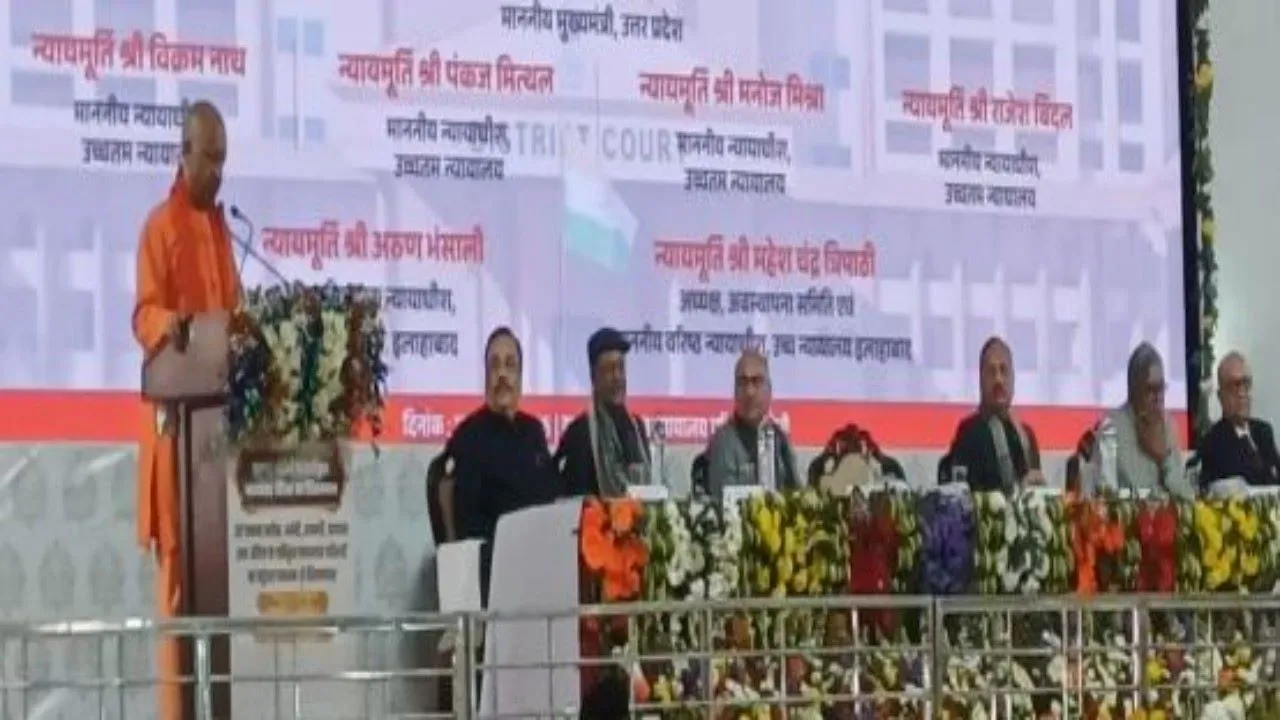 चंदौली : चंदौली सहित 6 जिलों को इंटीग्रेटेड कोर्ट कॉम्प्लेक्स की सौगात, CJI और CM योगी ने किया शिलान्यास