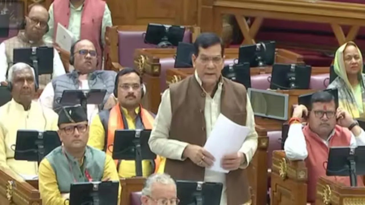 यूपी बजट सत्र : ऊर्जा मंत्री का विपक्ष पर तीखा प्रहार, कहा- सपा सरकारों ने यूपी को बना रखा था 