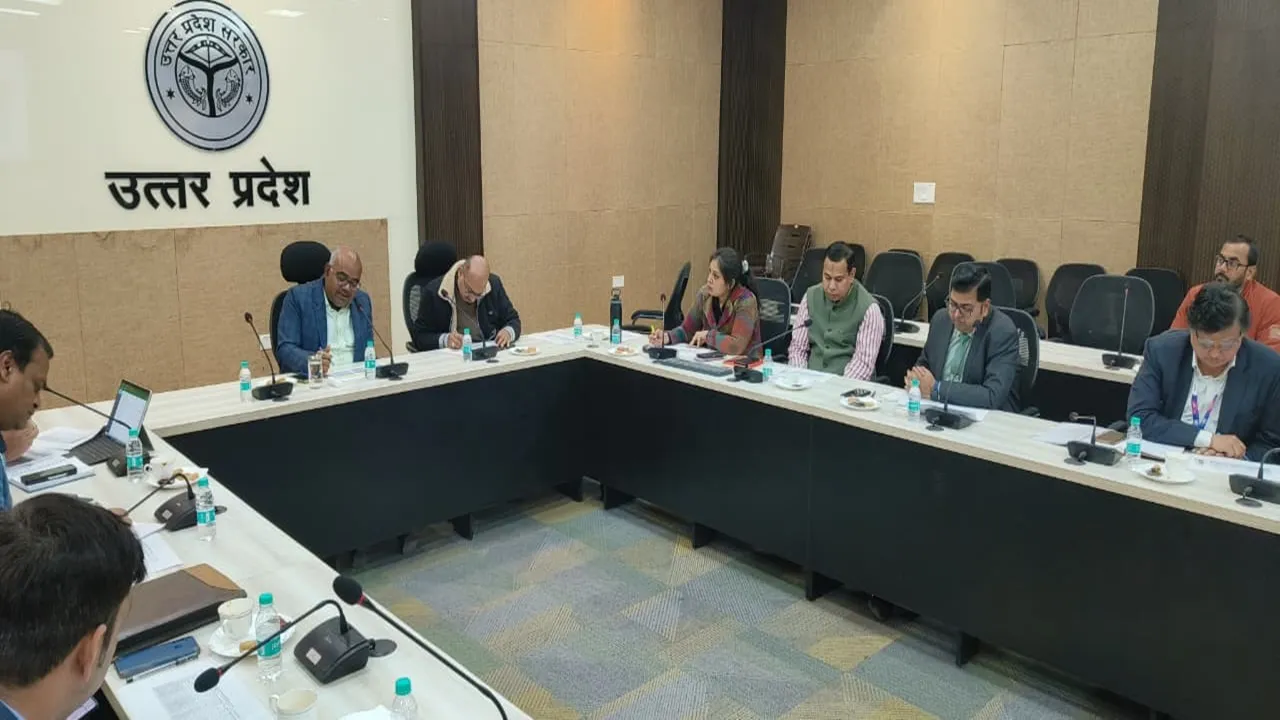 कानपुर : सीएम की ऋण योजना में भी बैंक गंभीर नहीं, डीएम नाराज