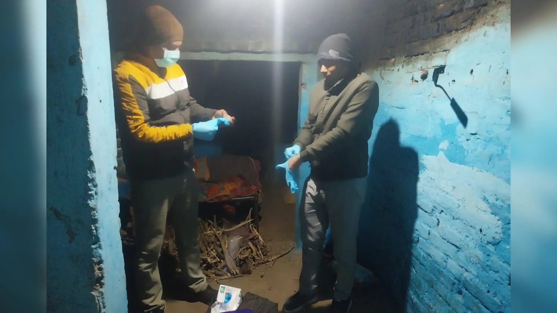 पीलीभीत: ढाई साल की भतीजी से दुष्कर्म कर फंदा लगाकर चाचा ने दी जान...पुलिस कार्रवाई में जुटी