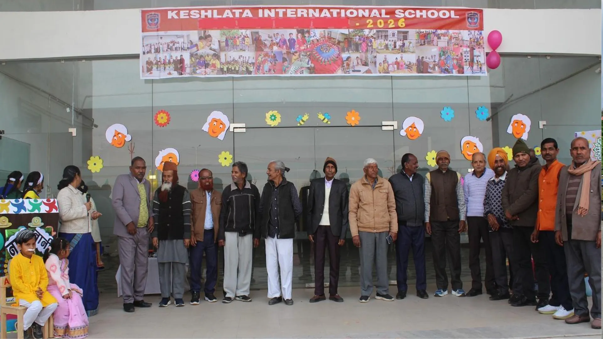 Bareilly : दादा-दादी परिवार की अमूल्य धरोहर, अनुभव-संस्कार जीवन की नींव बनाते हैं मजबूत