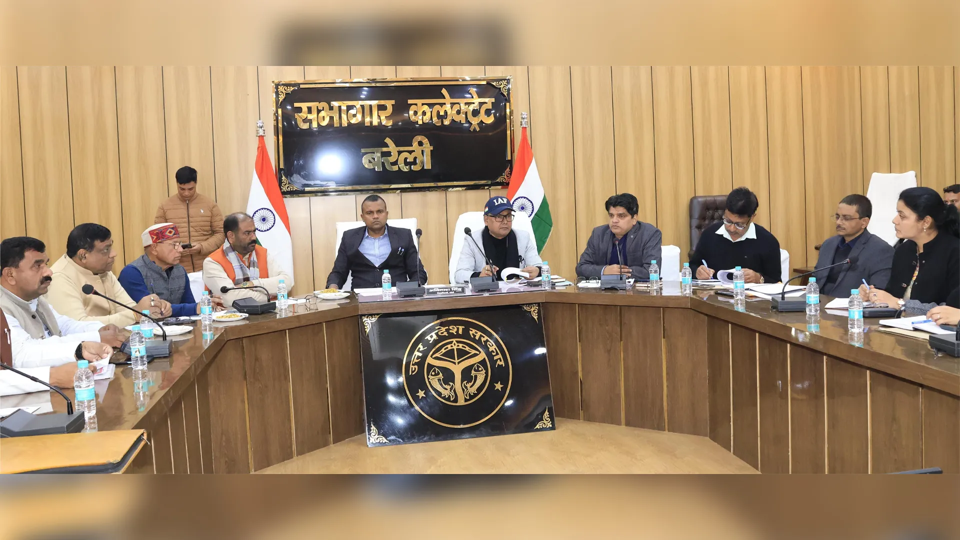 Bareilly : पात्र व्यक्ति का नाम मतदाता सूची से नहीं कटेगा : मंडलायुक्त