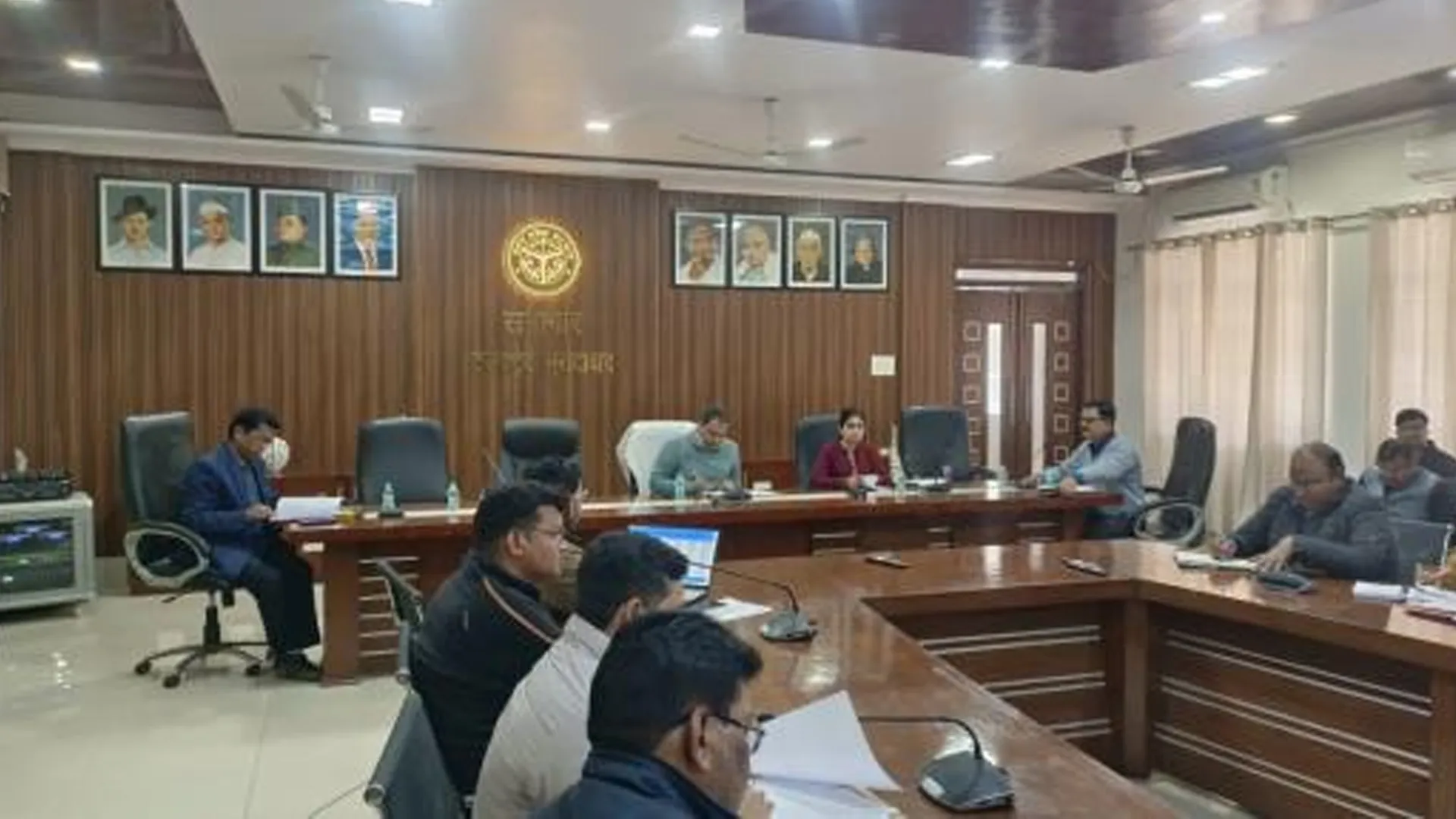 मुरादाबाद : कुंदरकी व मूंढापांडे की प्रगति खराब, डीएम ने जताई नाराजगी