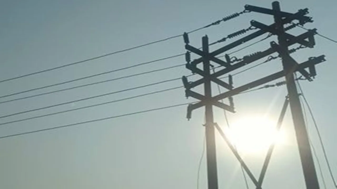 Amrit Vichar Impact : तय दूरी पर पहुंच गए जानलेवा एचटी लाइन के तार, स्थानीय निवासियों ने ली राहत की सांस 