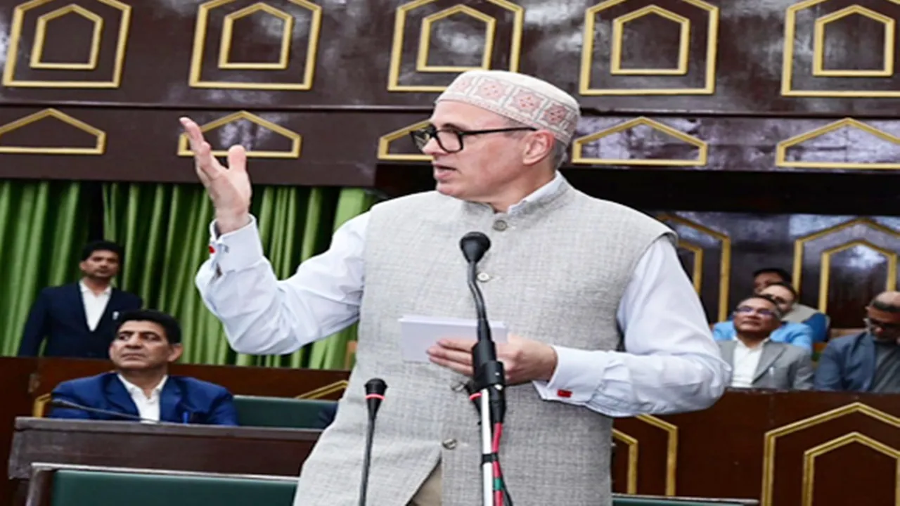 J-K Budget 2026 :  मुफ्त LPG सिलेंडर, छात्रों के लिए पूरी फीस माफ, सीएम उमर अब्दुल्ला ने की कई घोषणाएं