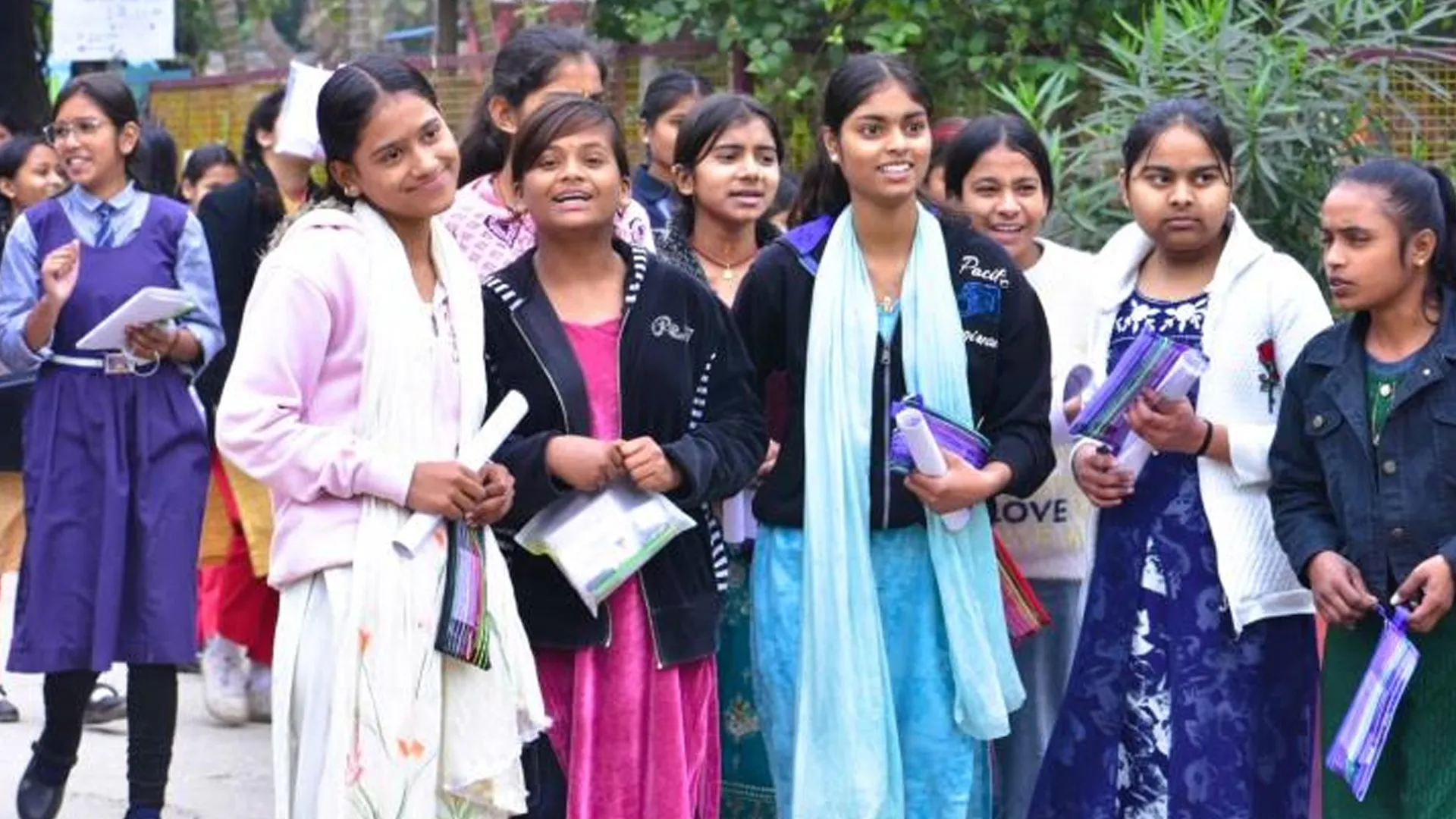 Moradabad : यूपी बोर्ड परीक्षा का पहला दिन... विद्यार्थी बोले अच्छी हुई शुरुआत