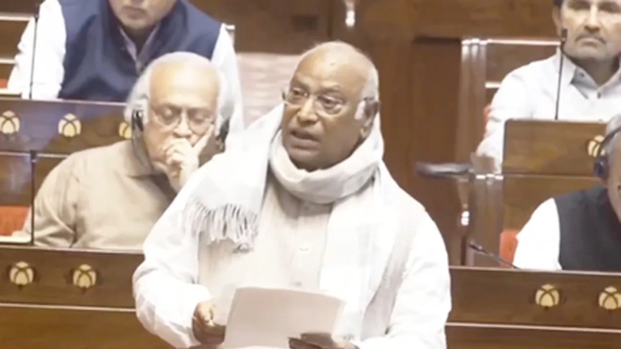 राज्यसभा : भाषण का अंश हटाए जाने पर खड़गे ने जताई आपत्ति, वित्त मंत्री बोलीं- सभापति का है यह अधिकार