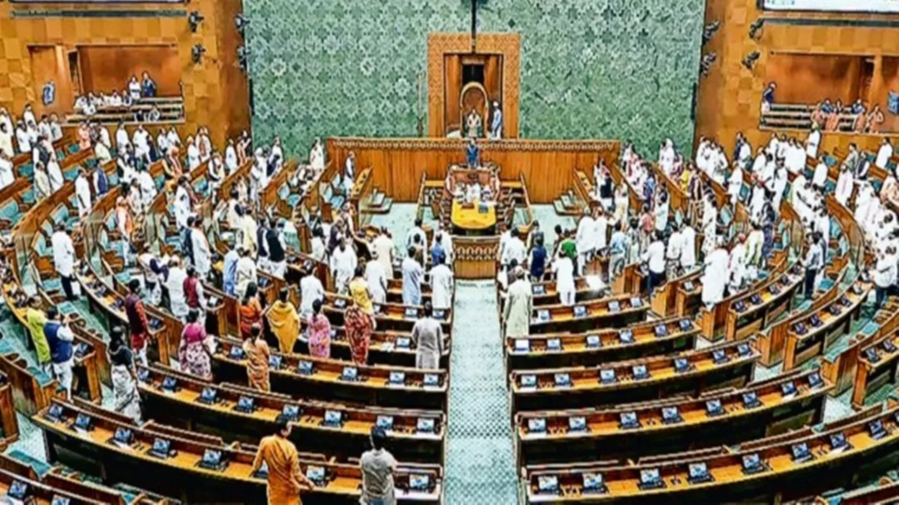 लोकसभा में पक्ष-विपक्ष के बीच तीसरे दिन भी गतिरोध बरकरार : कार्यवाही 5 बजे तक स्थगित, निशिकांत ने कांग्रेस पर लगाया बड़ा आरोप