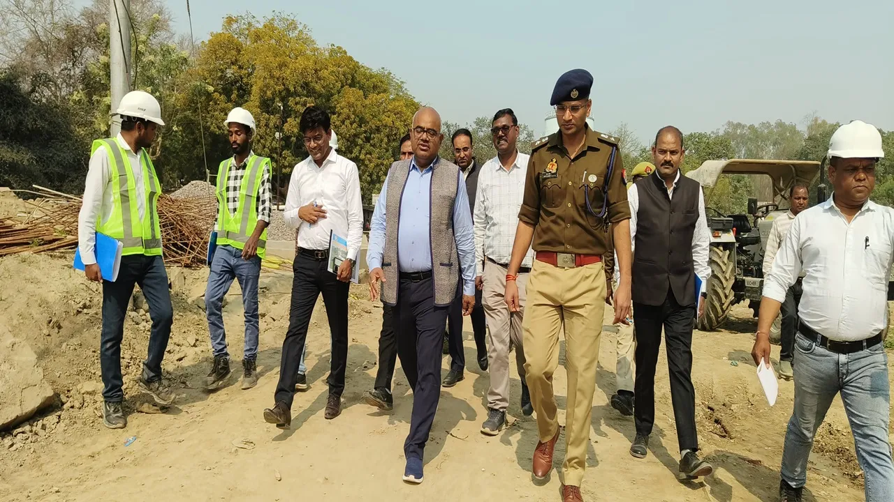 कानपुर : पुलिस लाइन में निर्माणाधीन आवासीय भवन में नहीं मिली पार्किंग, जिलाधिकारी ने दिये यह निर्देश  