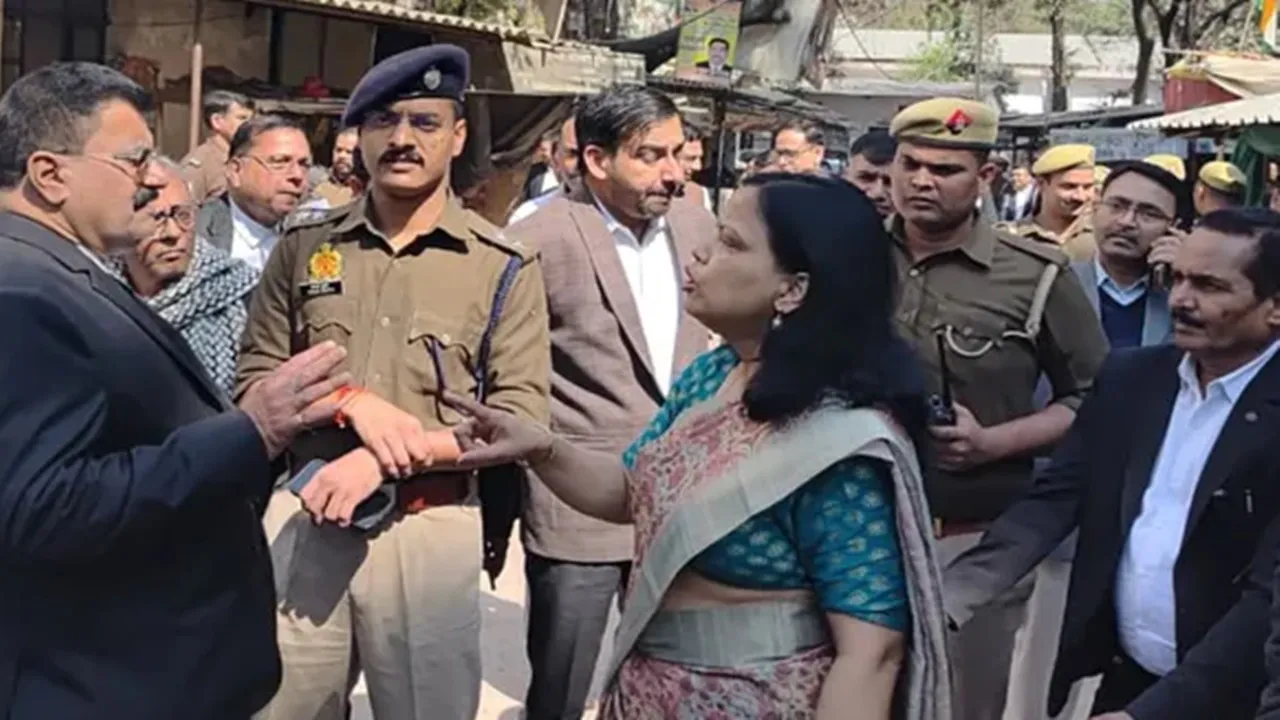 जौनपुर : दीवानी न्यायालय में बम धमकी से अफरा-तफरी, परिसर कराया गया खाली 