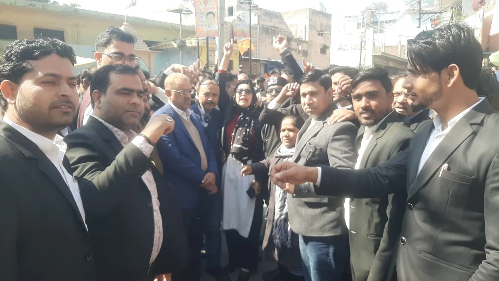 UP: अधिवक्ता की हत्या के खिलाफ संभल और अमरोहा में फूटा वकीलों का गुस्सा