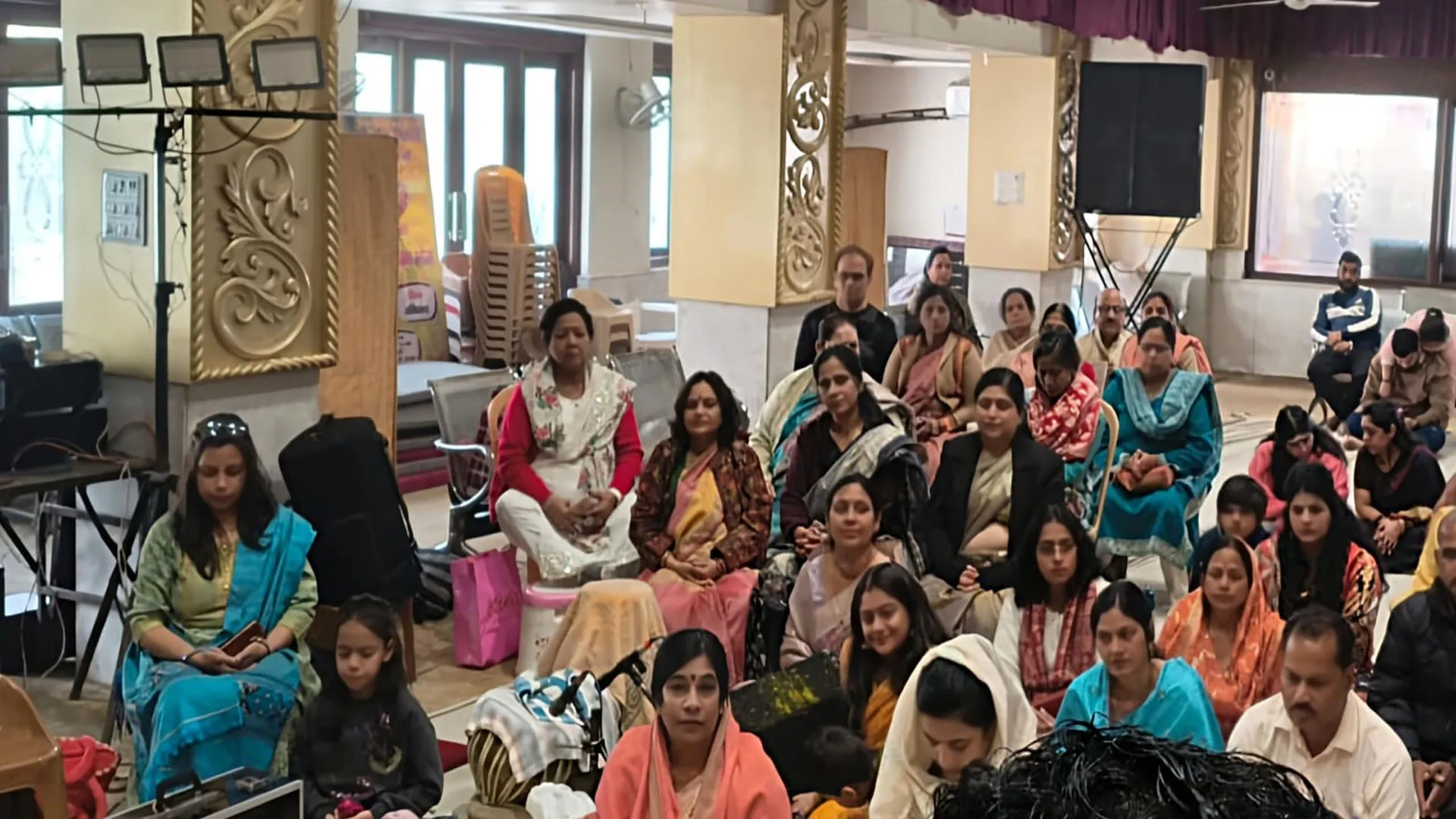 Bareilly : आर्ट ऑफ लिविंग फाउंडेशन ने बांके बिहारी मंदिर में कराया रुद्राभिषेक