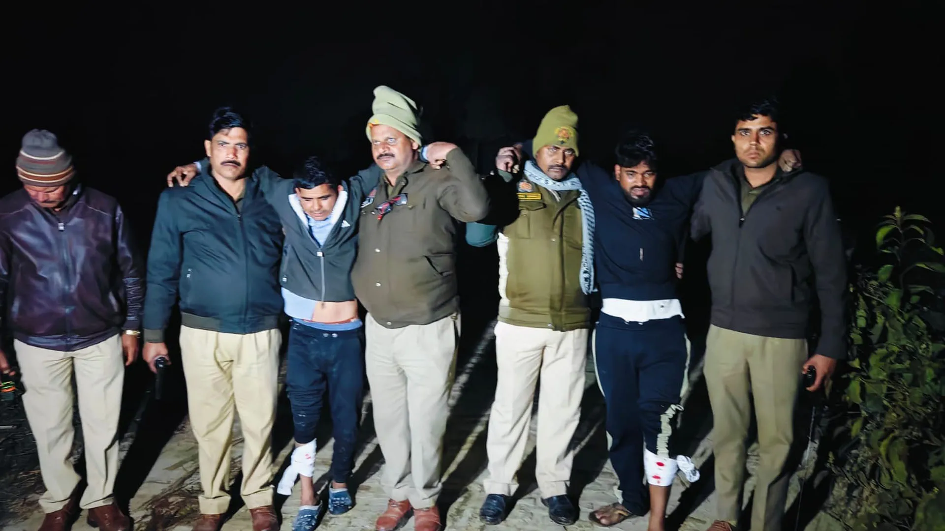 Bareilly : धौराटांडा में डकैती करने वाले चार बदमाश मुठभेड़ में गिरफ्तार, दो को पैर में लगी गोली