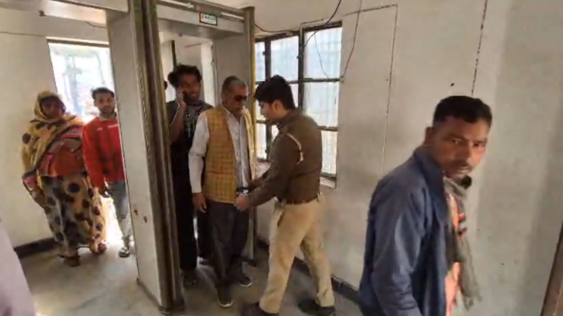 धमकी भरा ई-मेल:अमरोहा न्यायालय परिसर को बम से उड़ाने की धमकी, बम प्लांट कर देने का किया दावा