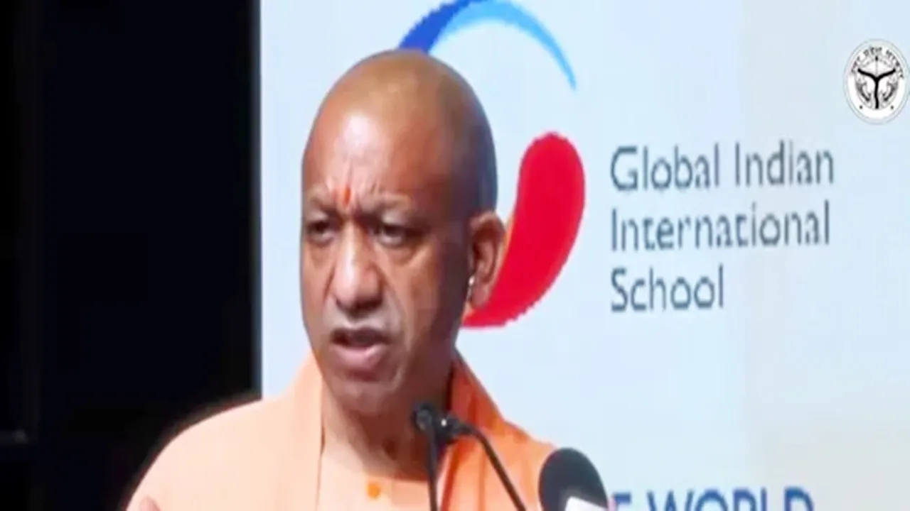 CM Yogi Singapore Visit : सिंगापुर में सीएम योगी ने गिनाईं UP सरकार की उपलब्धियां, निवेशकों को दिया आमंत्रण