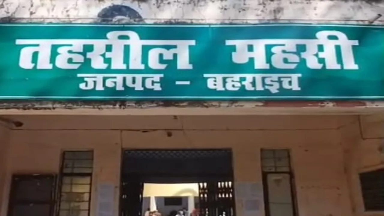 बहराइच : एसडीएम को हटाने की मांग पर अड़े अधिवक्ता, महसी तहसील में हड़ताल से राजस्व को भारी नुकसान 